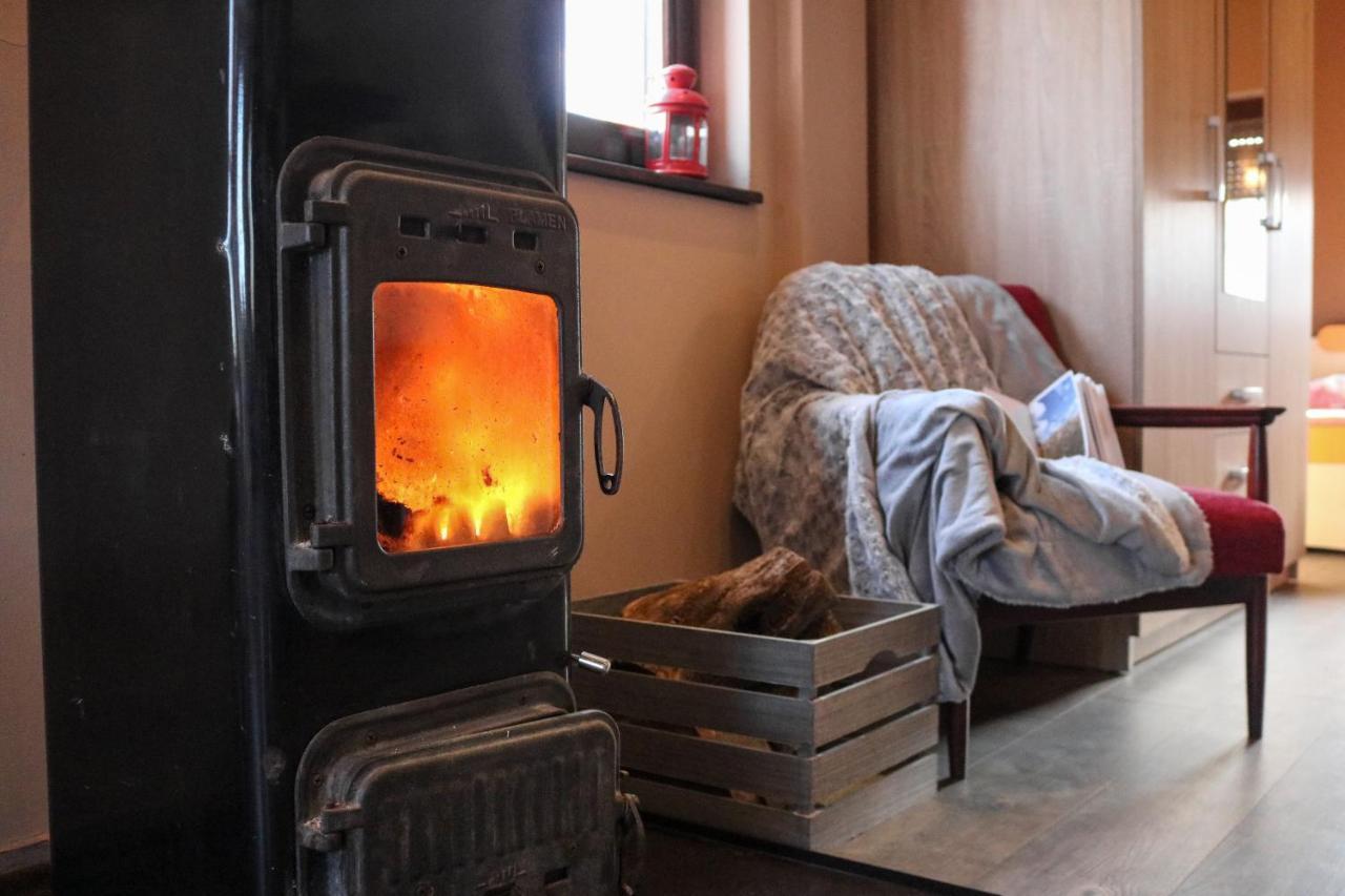 Guest House Studio Apartman Marina - With Jacuzzi, Free Parking, Pet Friendly Карловаць Екстер'єр фото